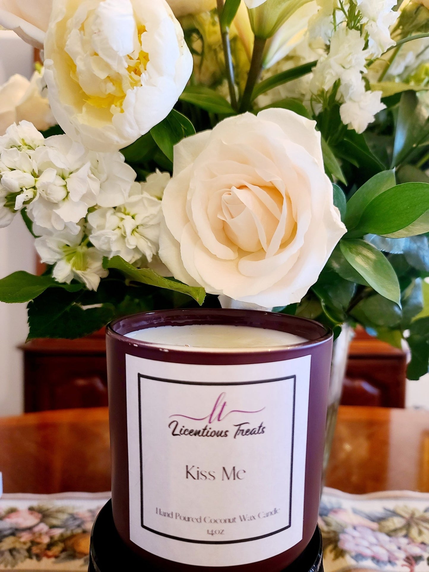 Candles - Kiss Me 14oz - Licentious TreatsCandles - Kiss Me 14oz
