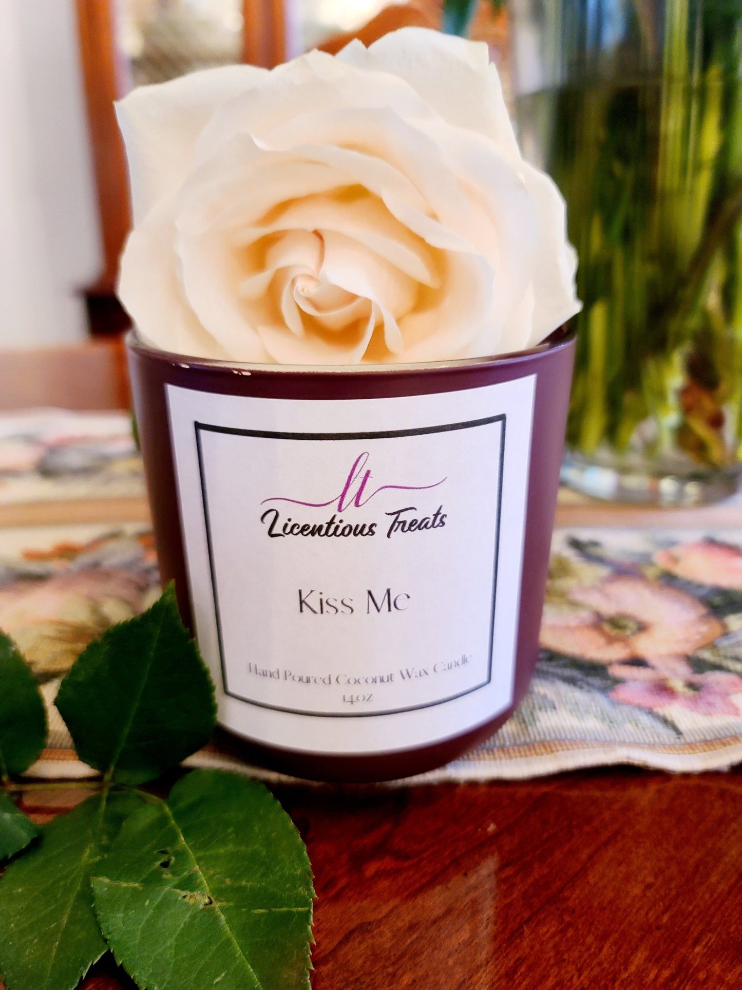 Candles - Kiss Me 14oz - Licentious TreatsCandles - Kiss Me 14oz