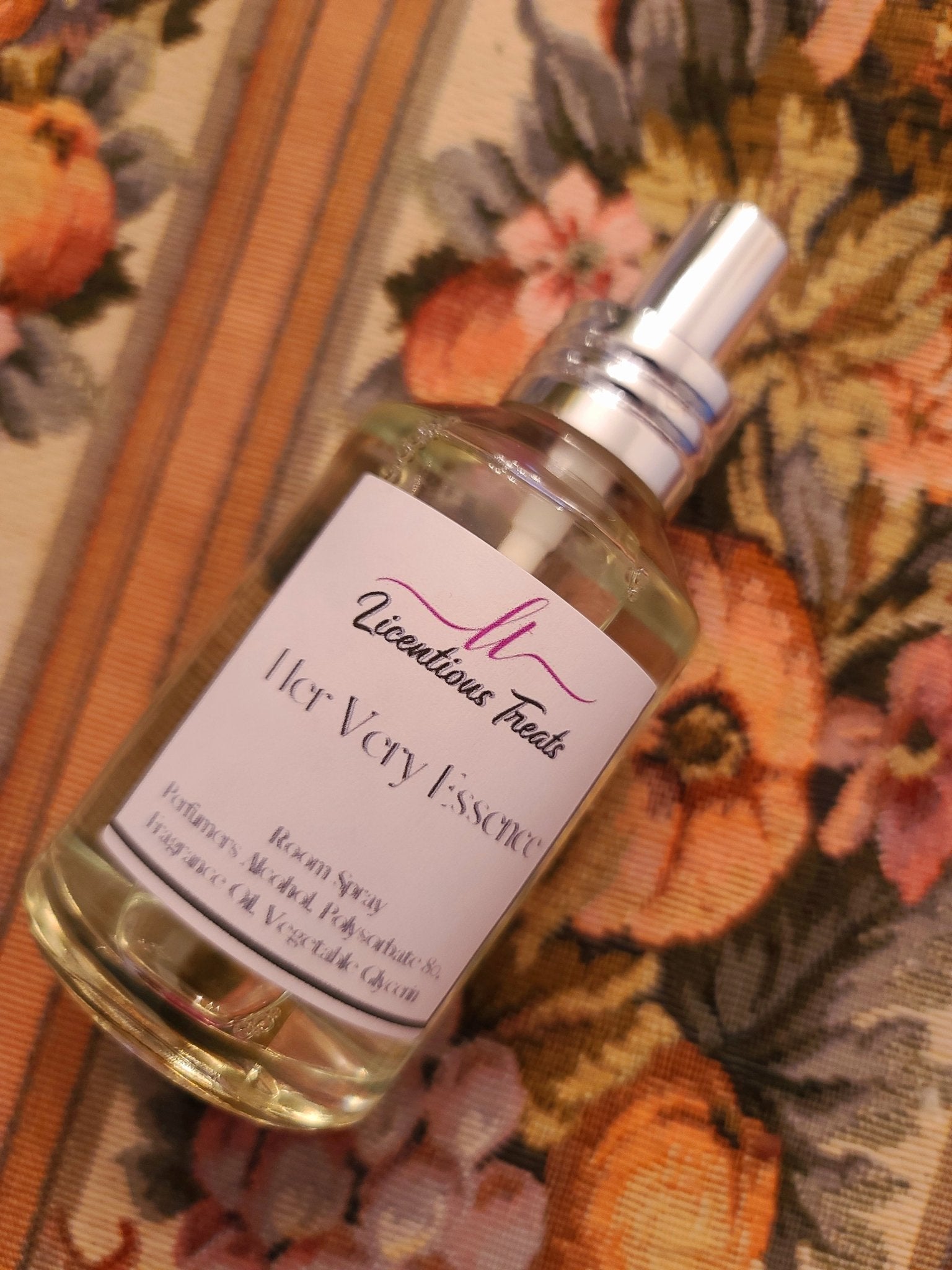 Room Spray - Her Very Essence - Licentious TreatsRoom Spray - Her Very Essence